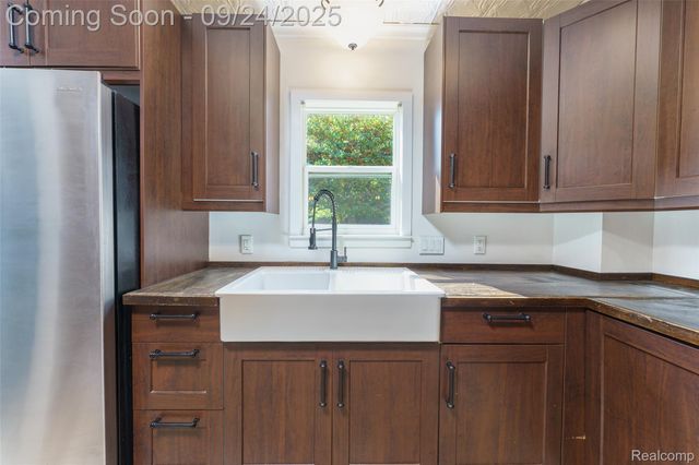 601 S Main Street, Chelsea, MI 48118