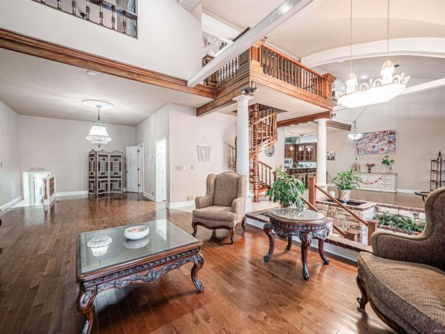 101 E Jennings St Apt E, Newburgh, IN 47630