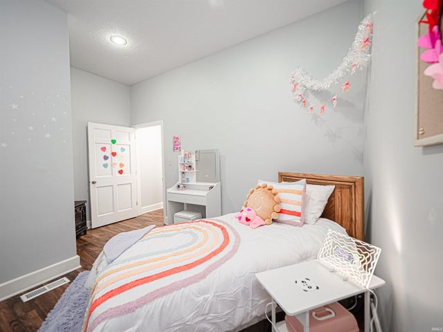 101 E Jennings St Apt E, Newburgh, IN 47630