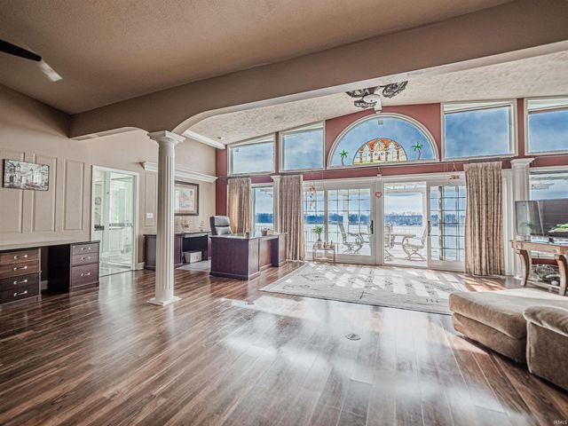 101 E Jennings St Apt E, Newburgh, IN 47630