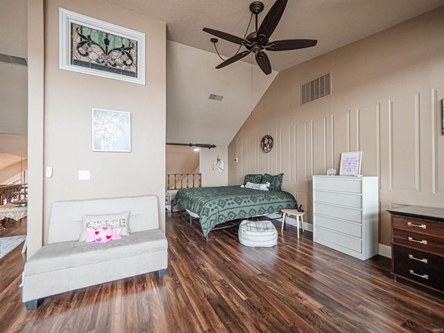 101 E Jennings St Apt E, Newburgh, IN 47630