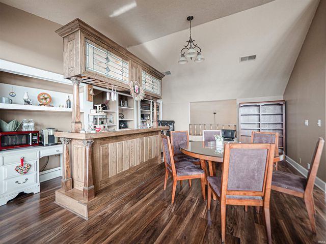 101 E Jennings St Apt E, Newburgh, IN 47630