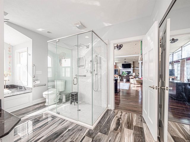 101 E Jennings St Apt E, Newburgh, IN 47630