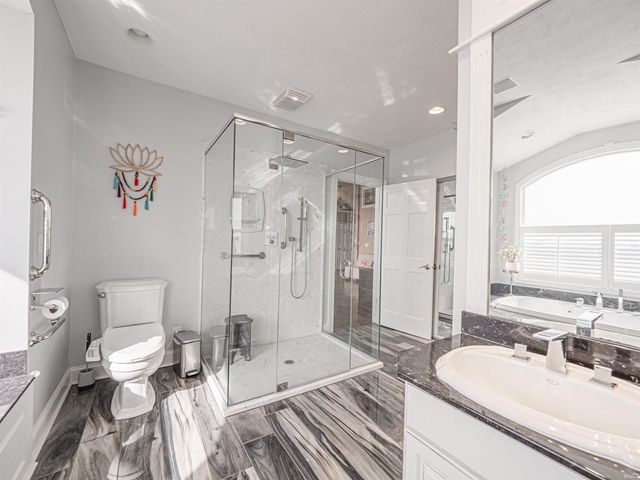 101 E Jennings St Apt E, Newburgh, IN 47630