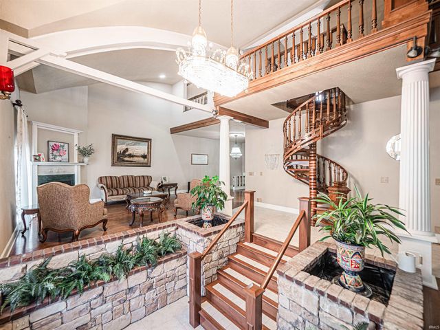 101 E Jennings St Apt E, Newburgh, IN 47630