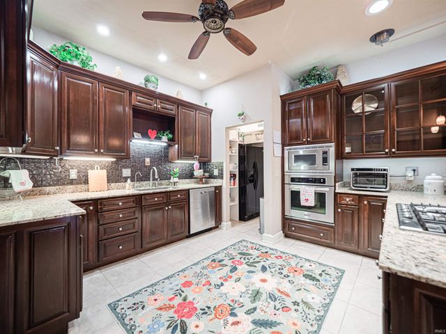 101 E Jennings St Apt E, Newburgh, IN 47630