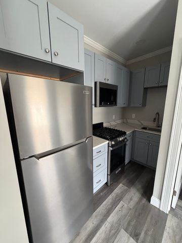 16 Magnolia Ave 12, Gloucester, MA 01930