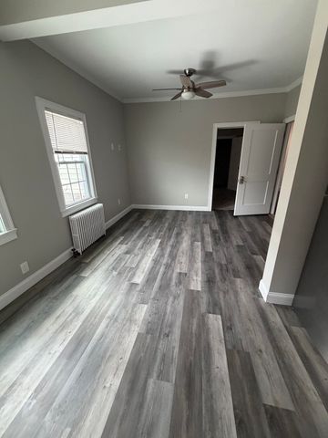 16 Magnolia Ave 12, Gloucester, MA 01930