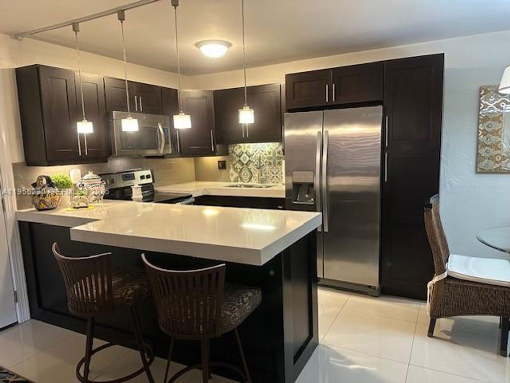 7230 Fairway Dr F7, Miami Lakes, FL 33014