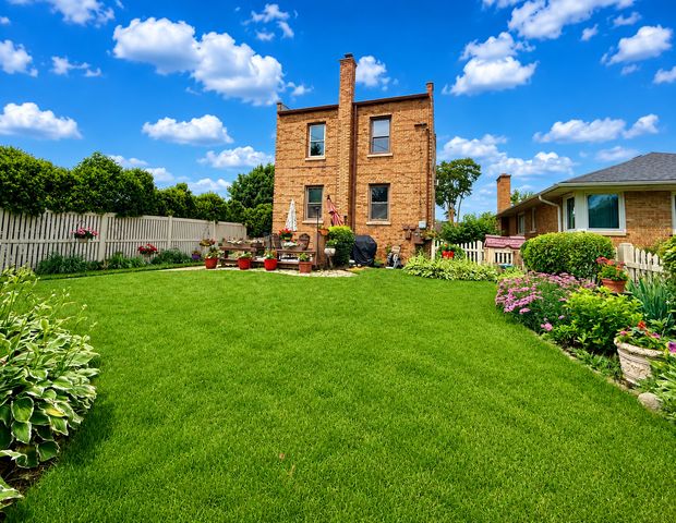 615 E Golf Road 2, Des Plaines, IL 60016