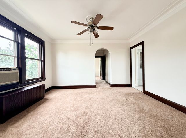 615 E Golf Road 2, Des Plaines, IL 60016