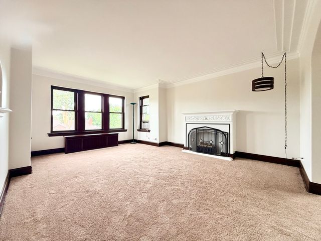 615 E Golf Road 2, Des Plaines, IL 60016