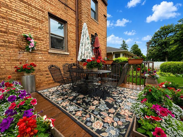 615 E Golf Road 2, Des Plaines, IL 60016