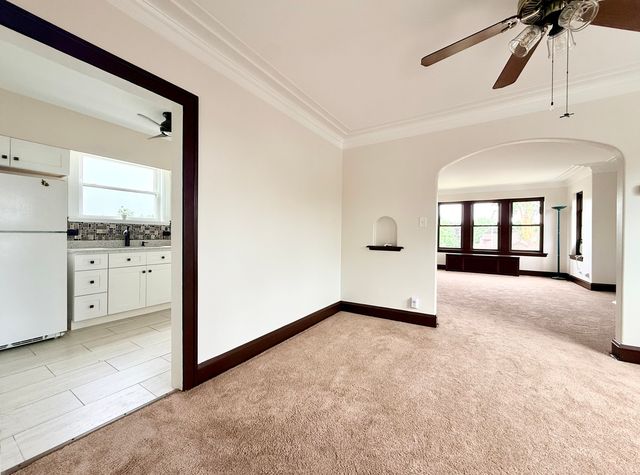 615 E Golf Road 2, Des Plaines, IL 60016