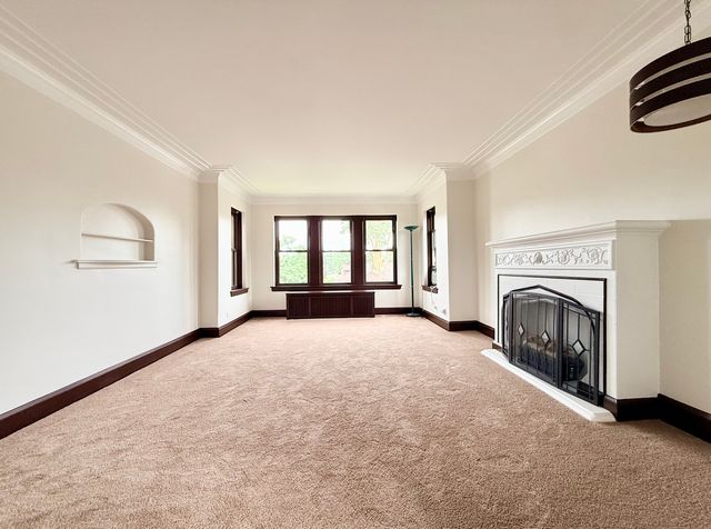 615 E Golf Road 2, Des Plaines, IL 60016