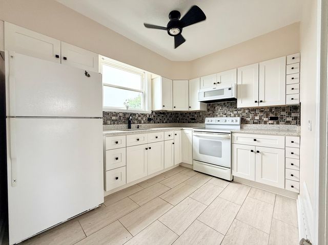 615 E Golf Road 2, Des Plaines, IL 60016