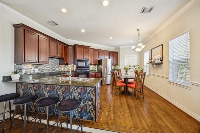 2207 Austin Street, Houston, TX 77002