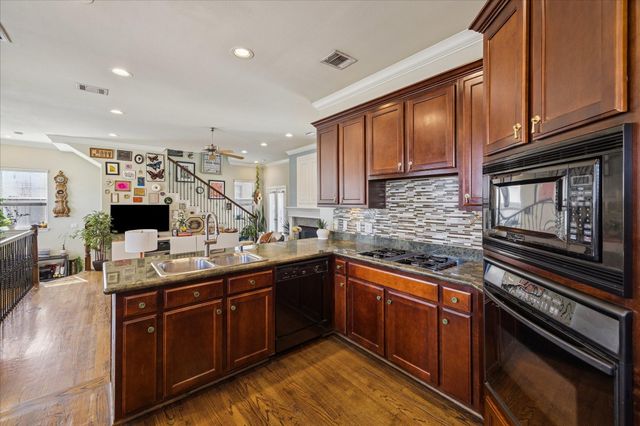 2207 Austin Street, Houston, TX 77002