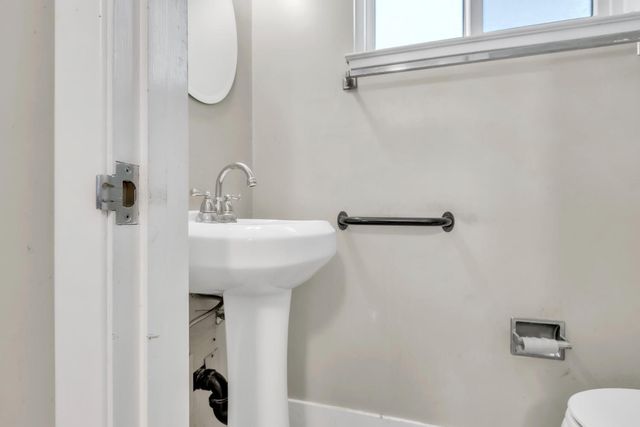 1206 43rd Ave, Sacramento, CA 95822