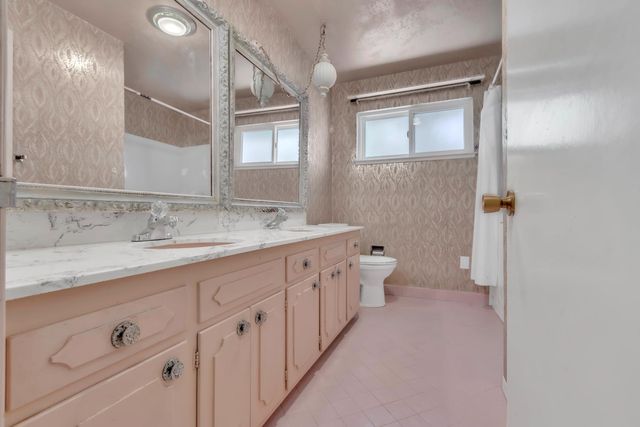 1206 43rd Ave, Sacramento, CA 95822