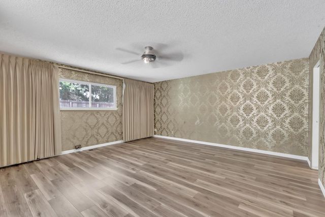 1206 43rd Ave, Sacramento, CA 95822
