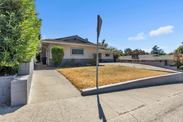 1206 43rd Ave, Sacramento, CA 95822