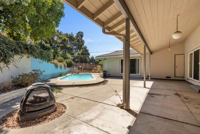 1206 43rd Ave, Sacramento, CA 95822