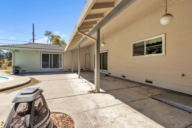 1206 43rd Ave, Sacramento, CA 95822
