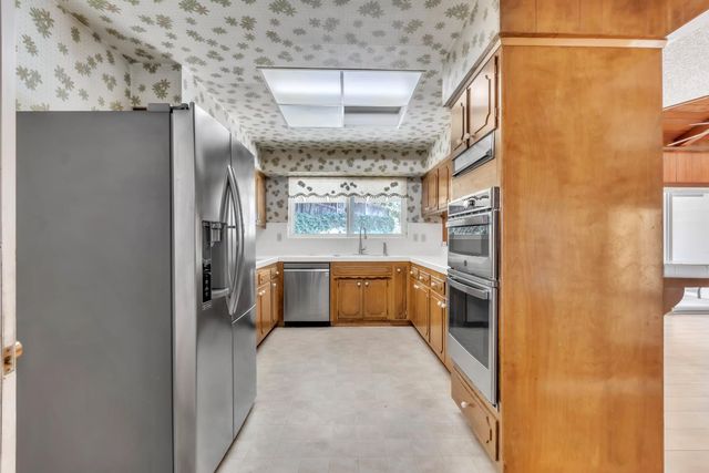 1206 43rd Ave, Sacramento, CA 95822