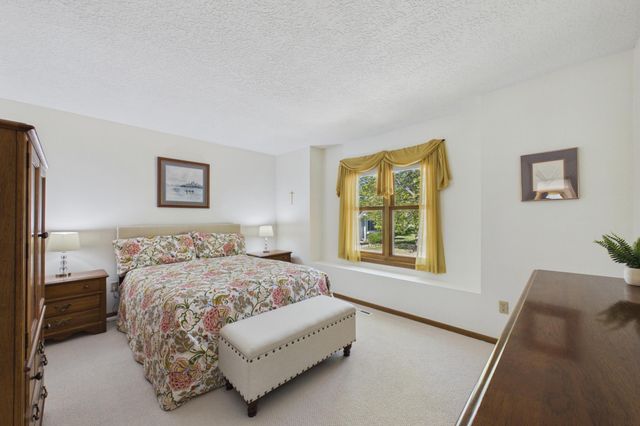 10211 Lee Drive, Eden Prairie, MN 55347