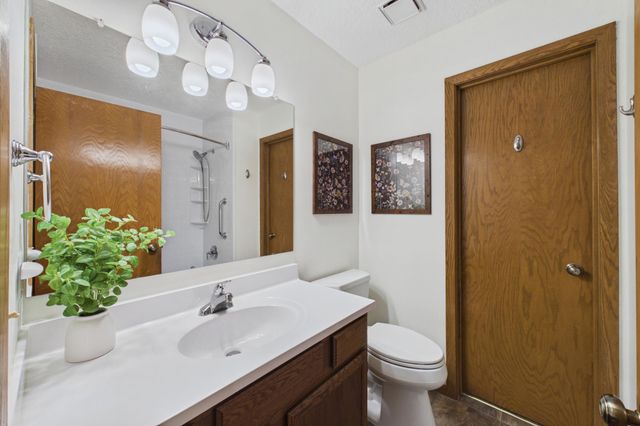 10211 Lee Drive, Eden Prairie, MN 55347