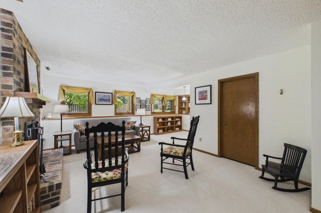 10211 Lee Drive, Eden Prairie, MN 55347