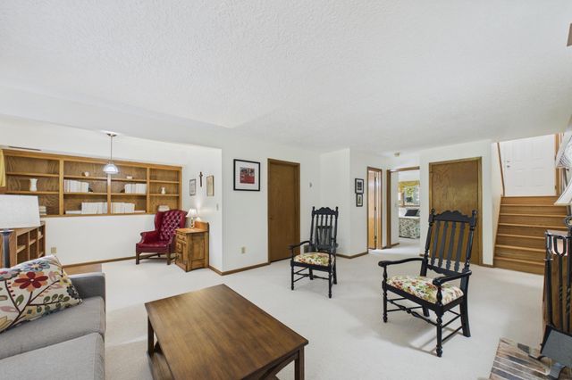 10211 Lee Drive, Eden Prairie, MN 55347