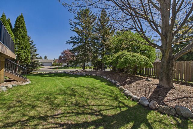 10211 Lee Drive, Eden Prairie, MN 55347