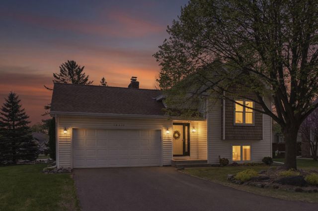 10211 Lee Drive, Eden Prairie, MN 55347