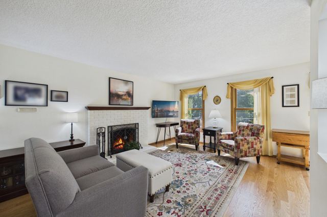10211 Lee Drive, Eden Prairie, MN 55347