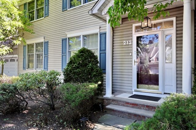 212 Sunrise Dr, Wyckoff Twp., NJ 07481