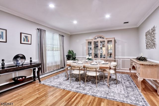 212 Sunrise Dr, Wyckoff Twp., NJ 07481
