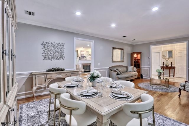 212 Sunrise Dr, Wyckoff Twp., NJ 07481