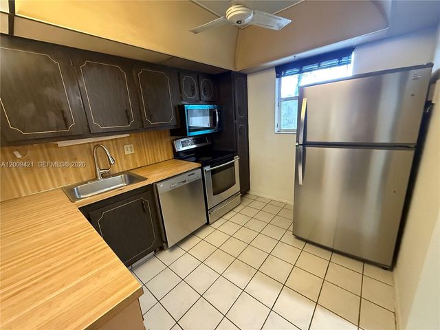 8301 Sands Point Blvd S202, Tamarac, FL 33321