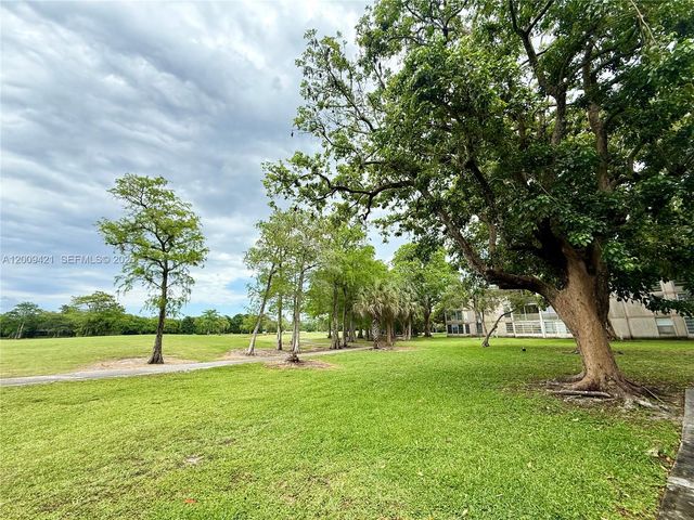 8301 Sands Point Blvd S202, Tamarac, FL 33321