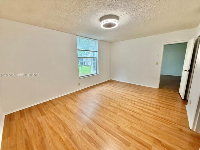 8301 Sands Point Blvd S202, Tamarac, FL 33321