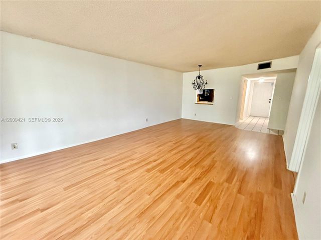 8301 Sands Point Blvd S202, Tamarac, FL 33321