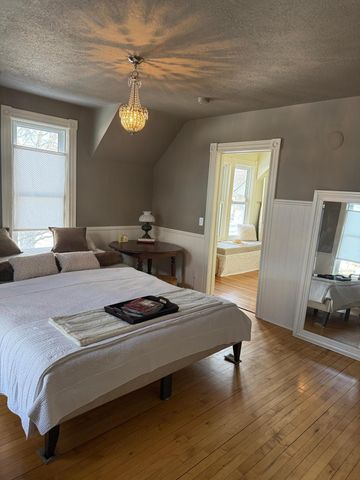 57 Dale Street N, Saint Paul, MN 55102