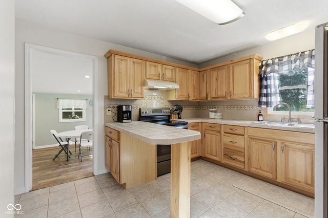 4562 W Division Road, Morgantown, IN 46160