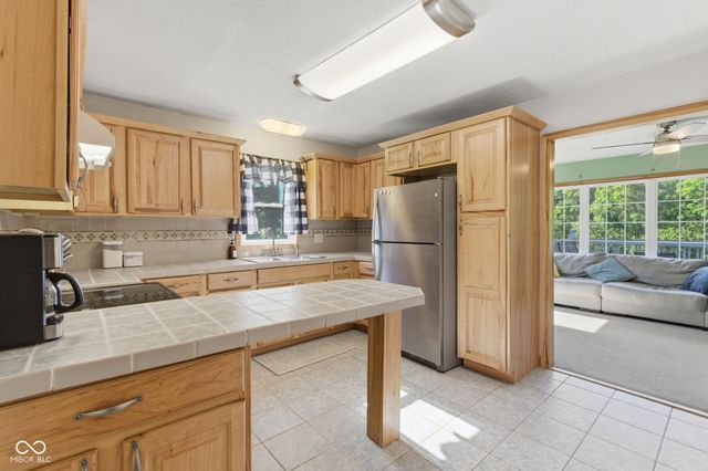 4562 W Division Road, Morgantown, IN 46160
