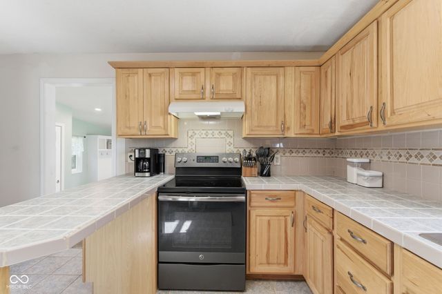 4562 W Division Road, Morgantown, IN 46160