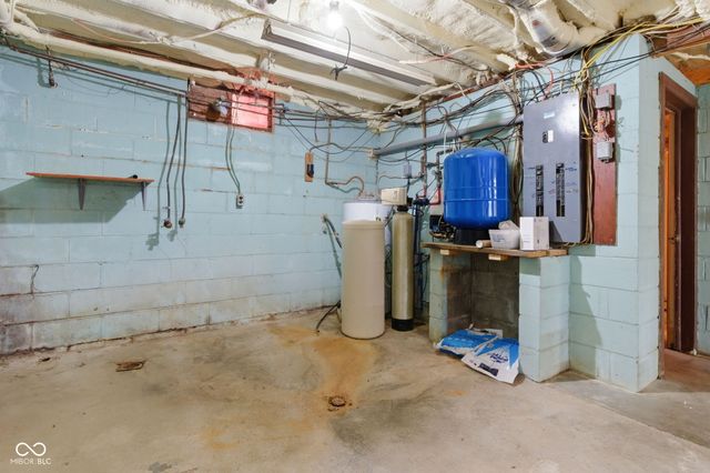 4562 W Division Road, Morgantown, IN 46160