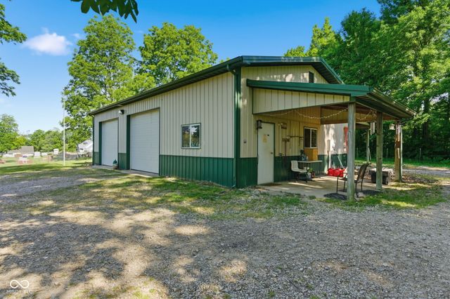 4562 W Division Road, Morgantown, IN 46160