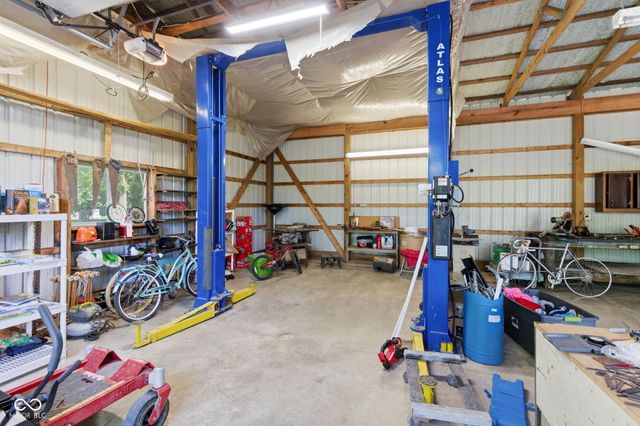4562 W Division Road, Morgantown, IN 46160